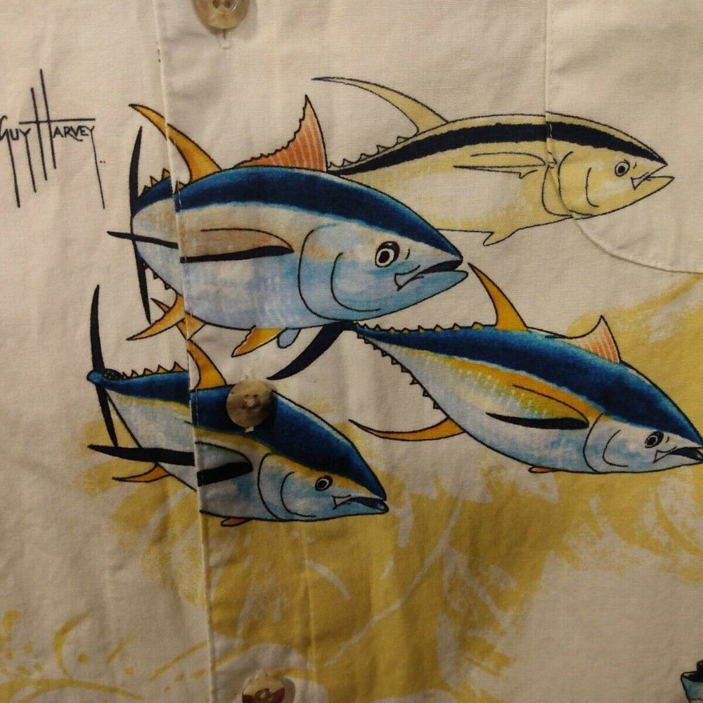 Guy Harvey Men's Tuna Jack fish  Graphic Button